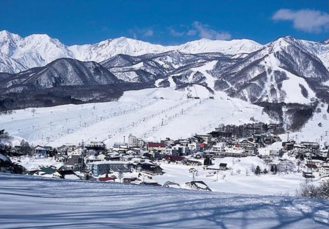 Sunshine Hakuba Ski-To-Door Eksteriør billede