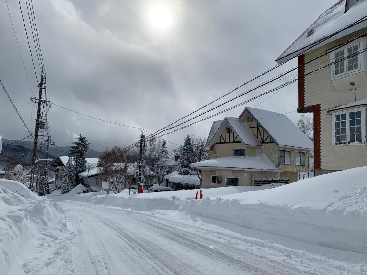Sunshine Hakuba Ski-To-Door Eksteriør billede
